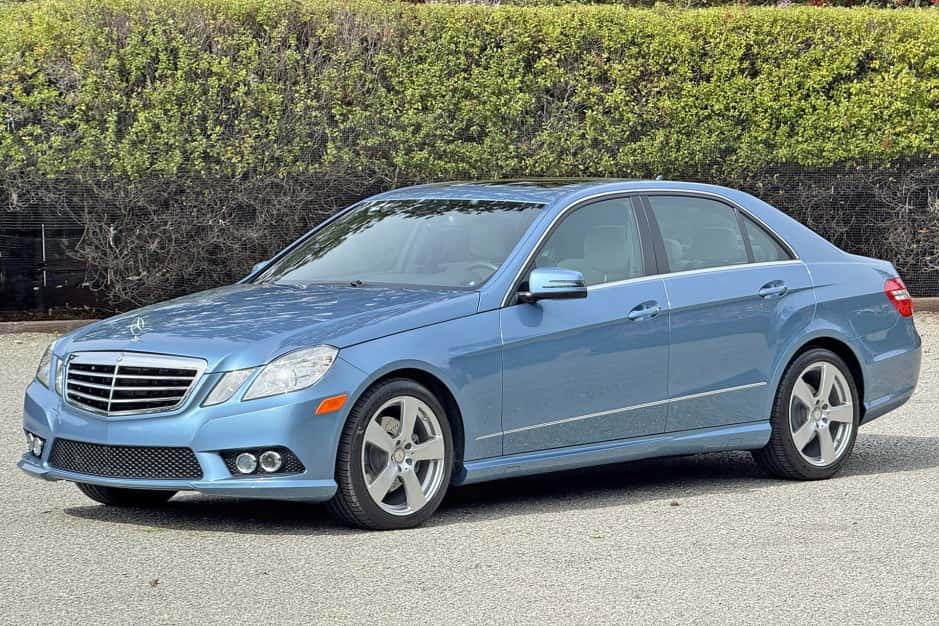 2010 Mercedes-Benz W212 E-Class sold for $22,000