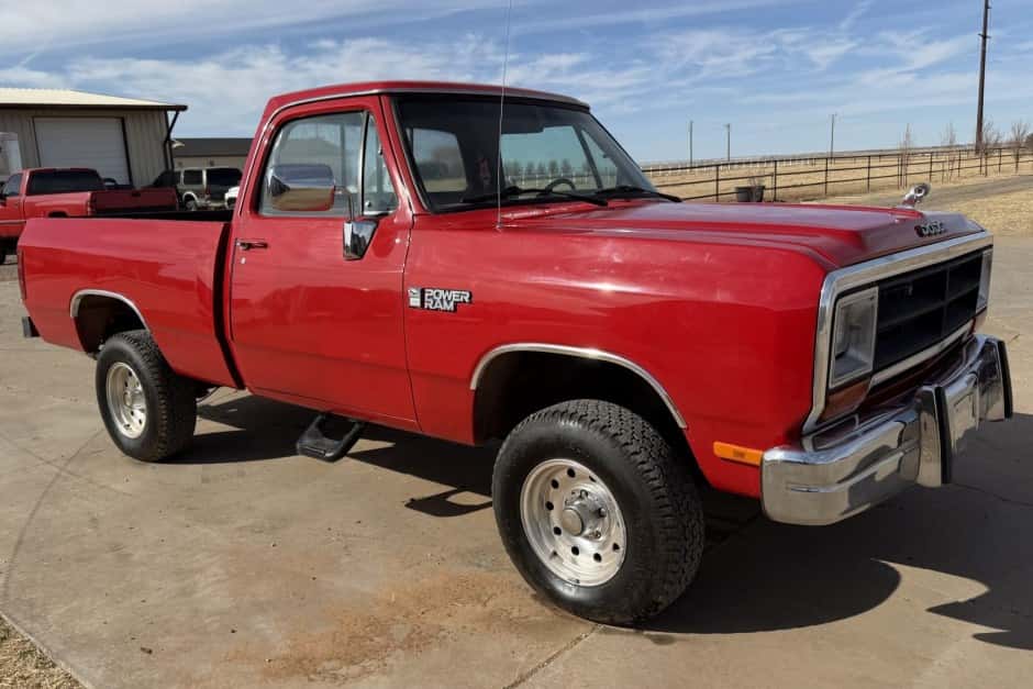 1986 Dodge Ram (1981-1993) sold for $10,250