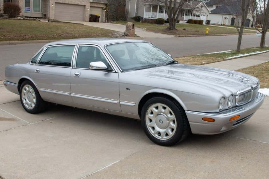 2001 Jaguar X308 XJ (1998-2003) sold for $22,300