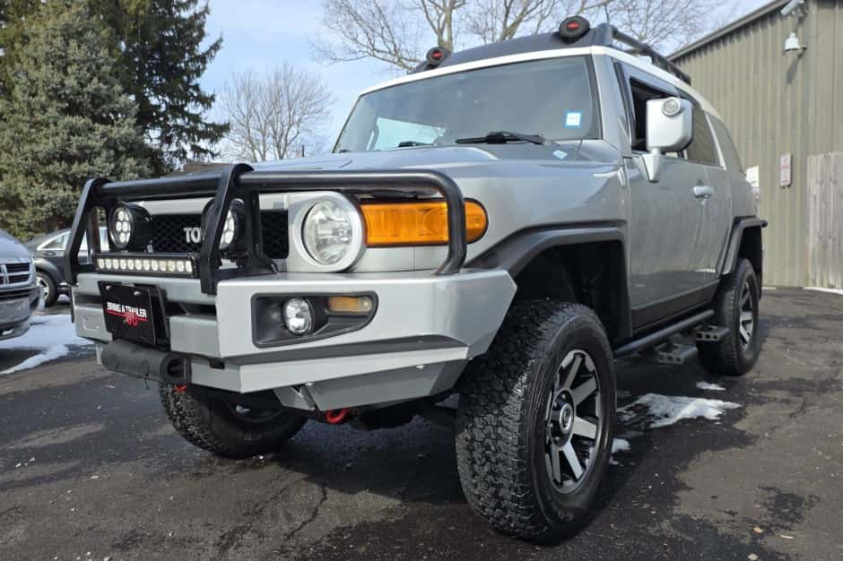 2010 Toyota FJ Cruiser sold for $18,150