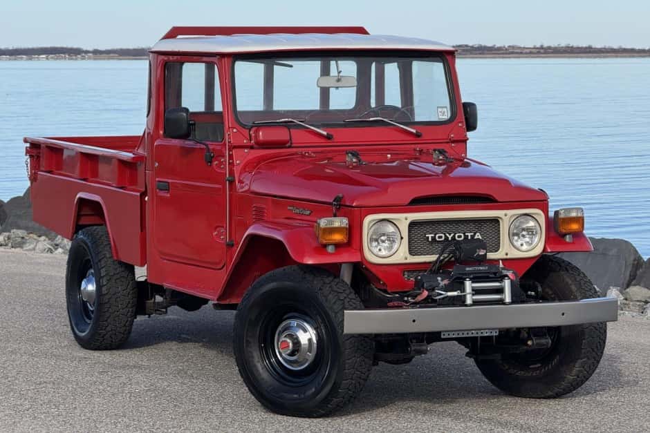 1986 Toyota Land Cruiser FJ45 sold for $29,000