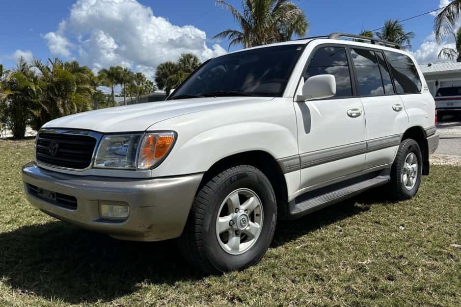 1999 Toyota Land Cruiser 100-Series sold for $19,500