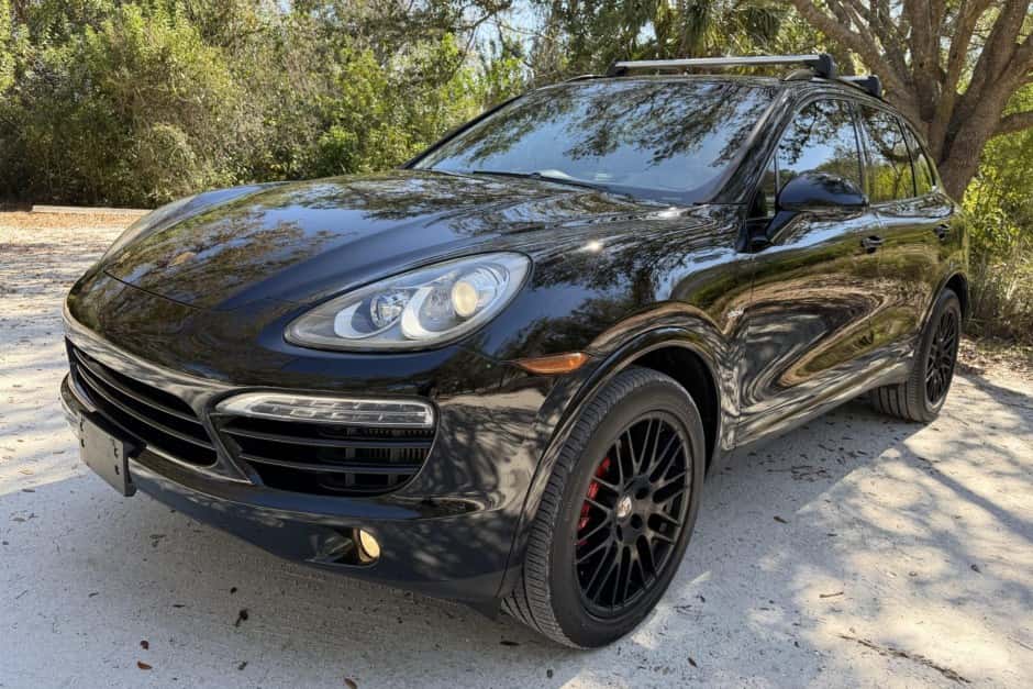 2013 Porsche 958 Cayenne (2011-2018) sold for $20,500
