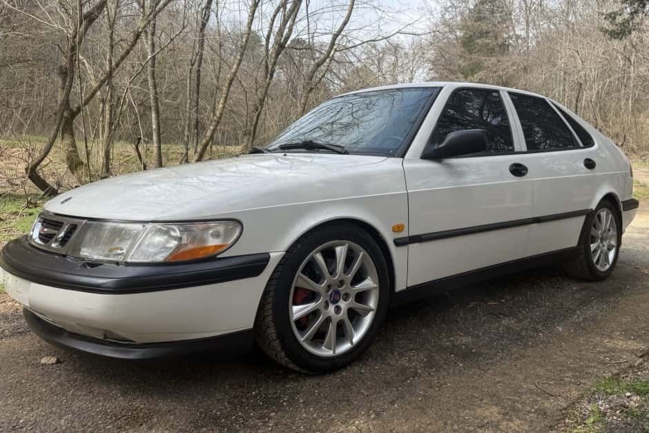 1997 Saab 900 sold for $5,506