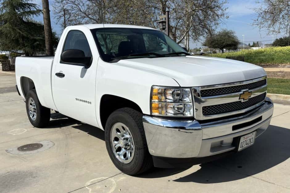 2013 Chevrolet Silverado GMT900 (2007-2013) sold for $25,750