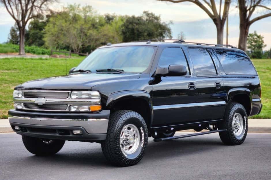 2004 Chevrolet Suburban (GMT800 2000-2006) sold for $40,250