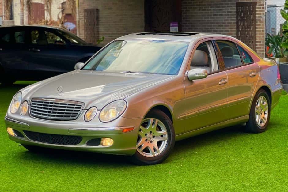2006 Mercedes-Benz W211 E-Class sold for $17,500
