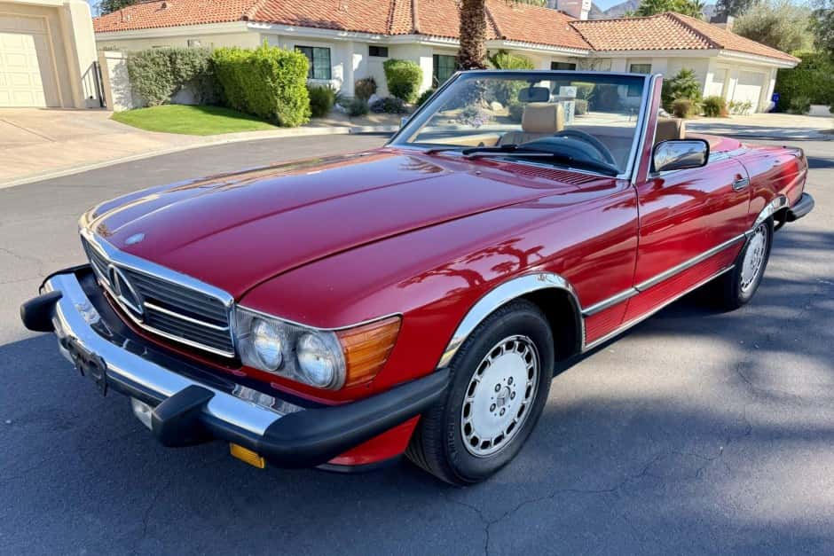 1989 Mercedes-Benz R107 SL sold for $7,100
