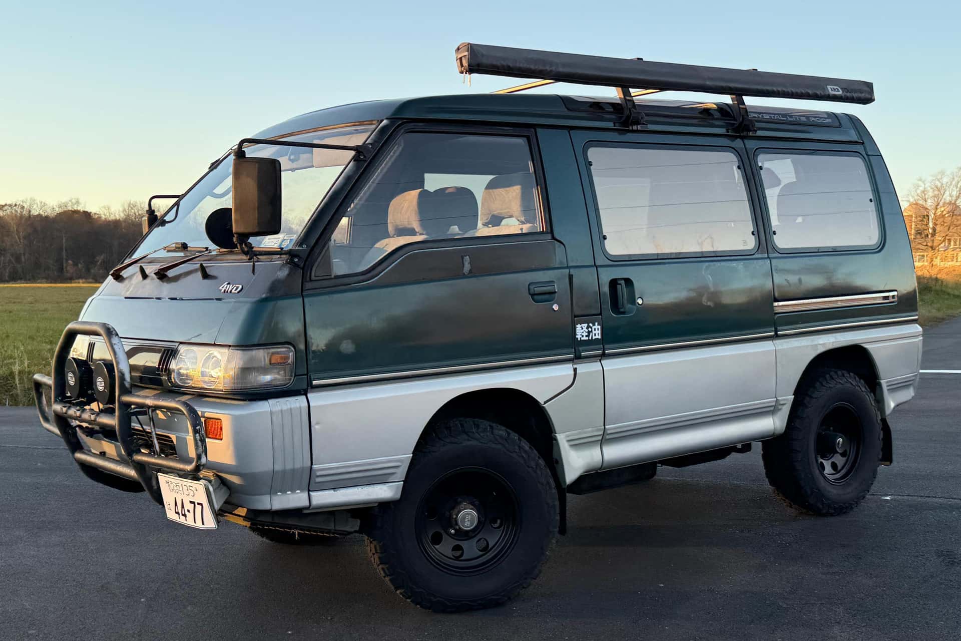1993 Mitsubishi Delica sold for $8,700