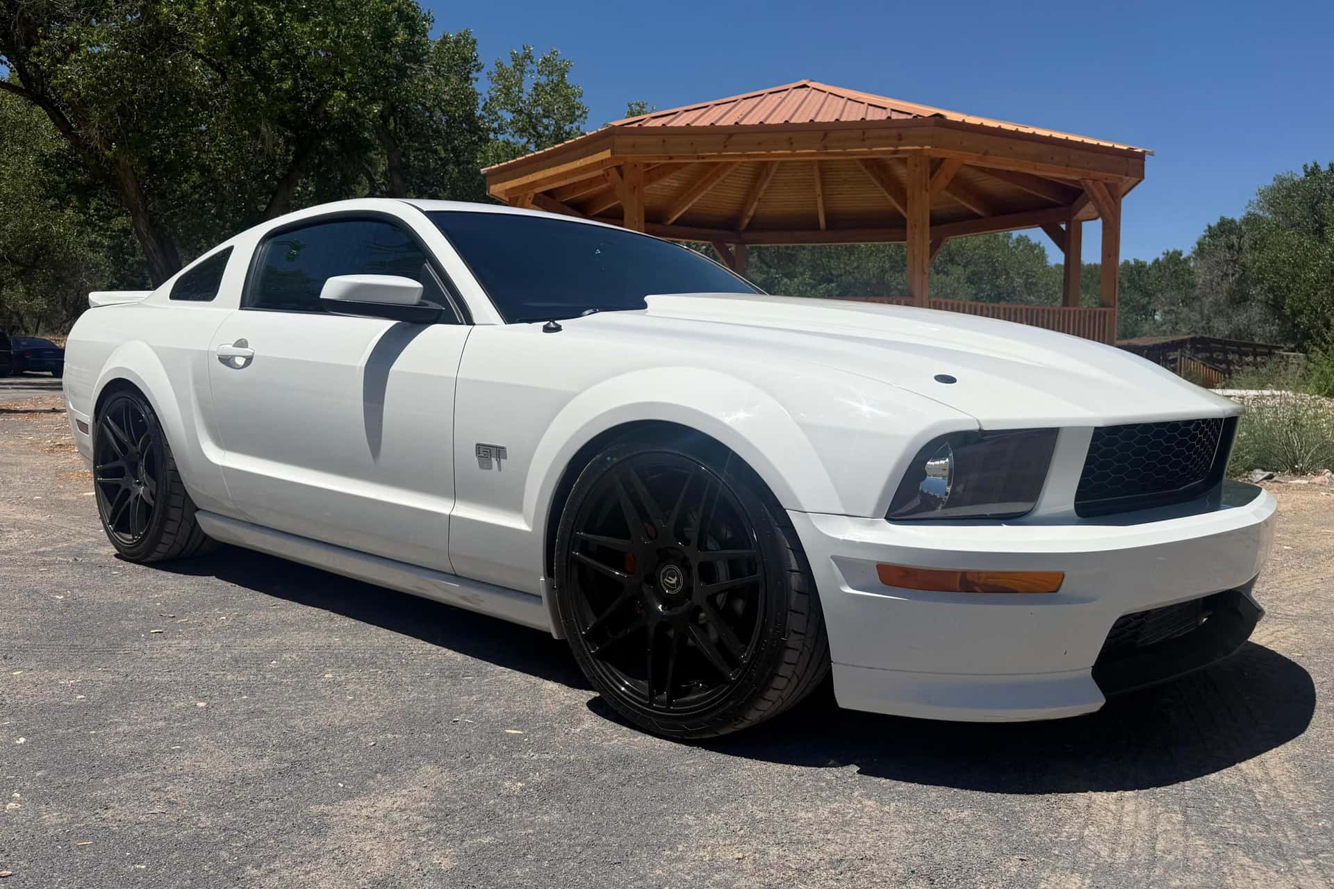 2006 Ford Mustang sold for $12,606