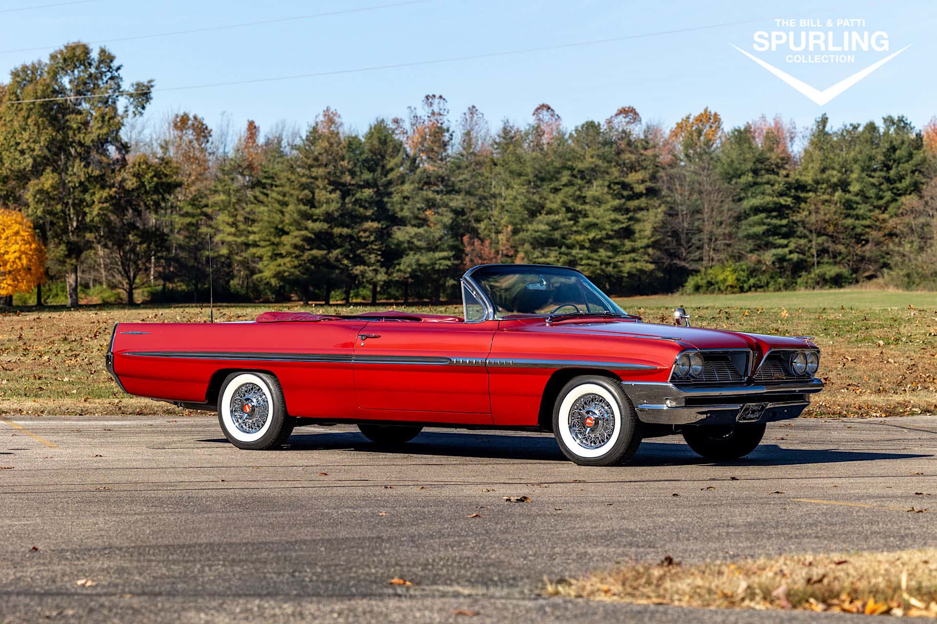 1961 Pontiac Bonneville sold for $33,333