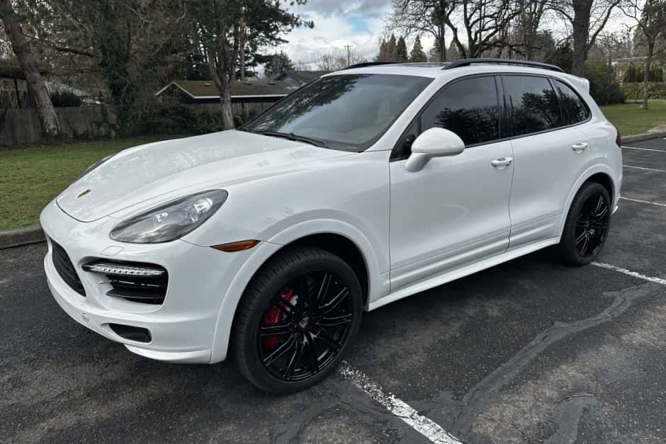 2013 Porsche 958 Cayenne (2011-2018) sold for $17,958
