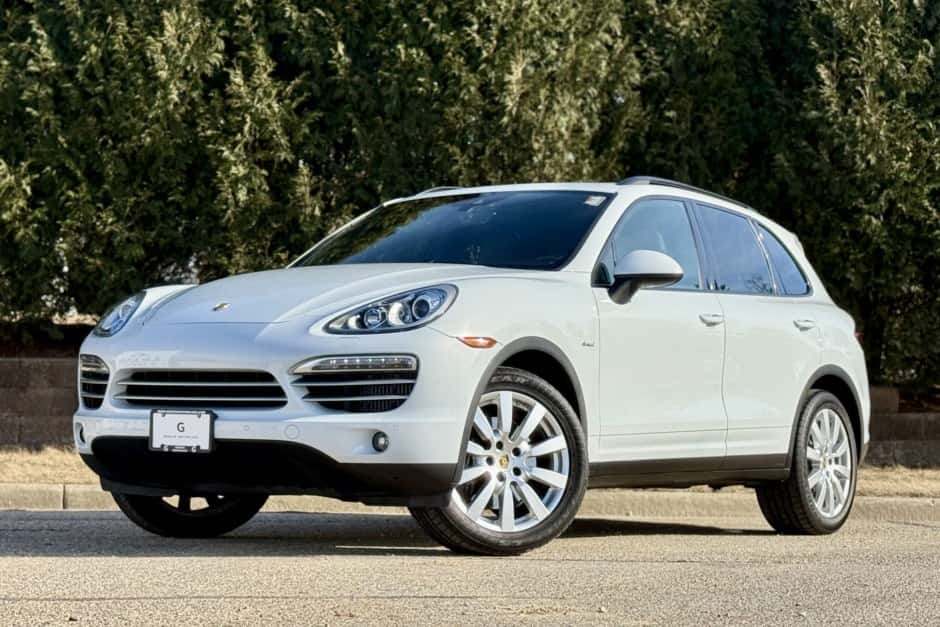 2014 Porsche 958 Cayenne (2011-2018) sold for $50,000