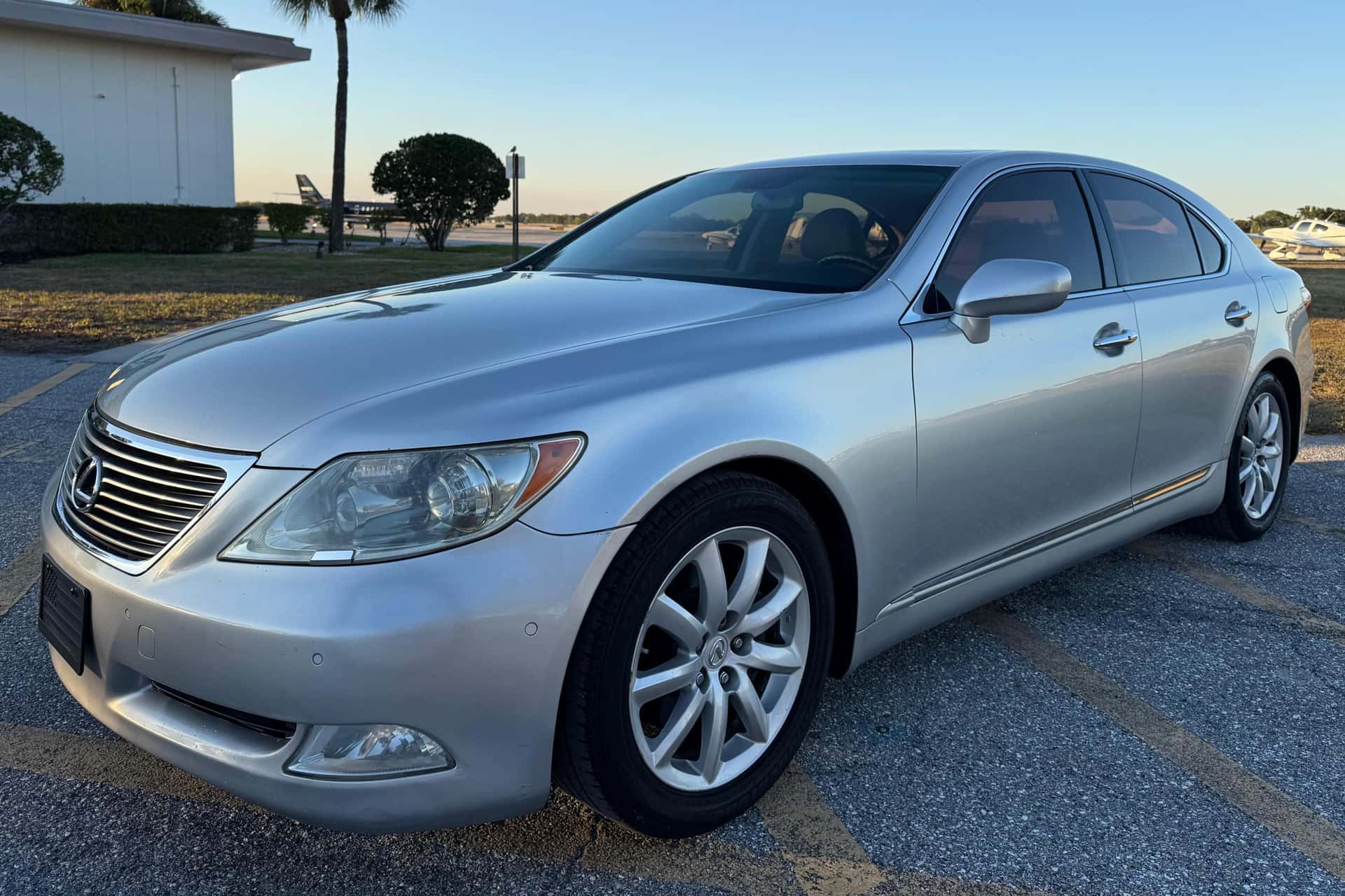 2008 Lexus LS sold for $5,500