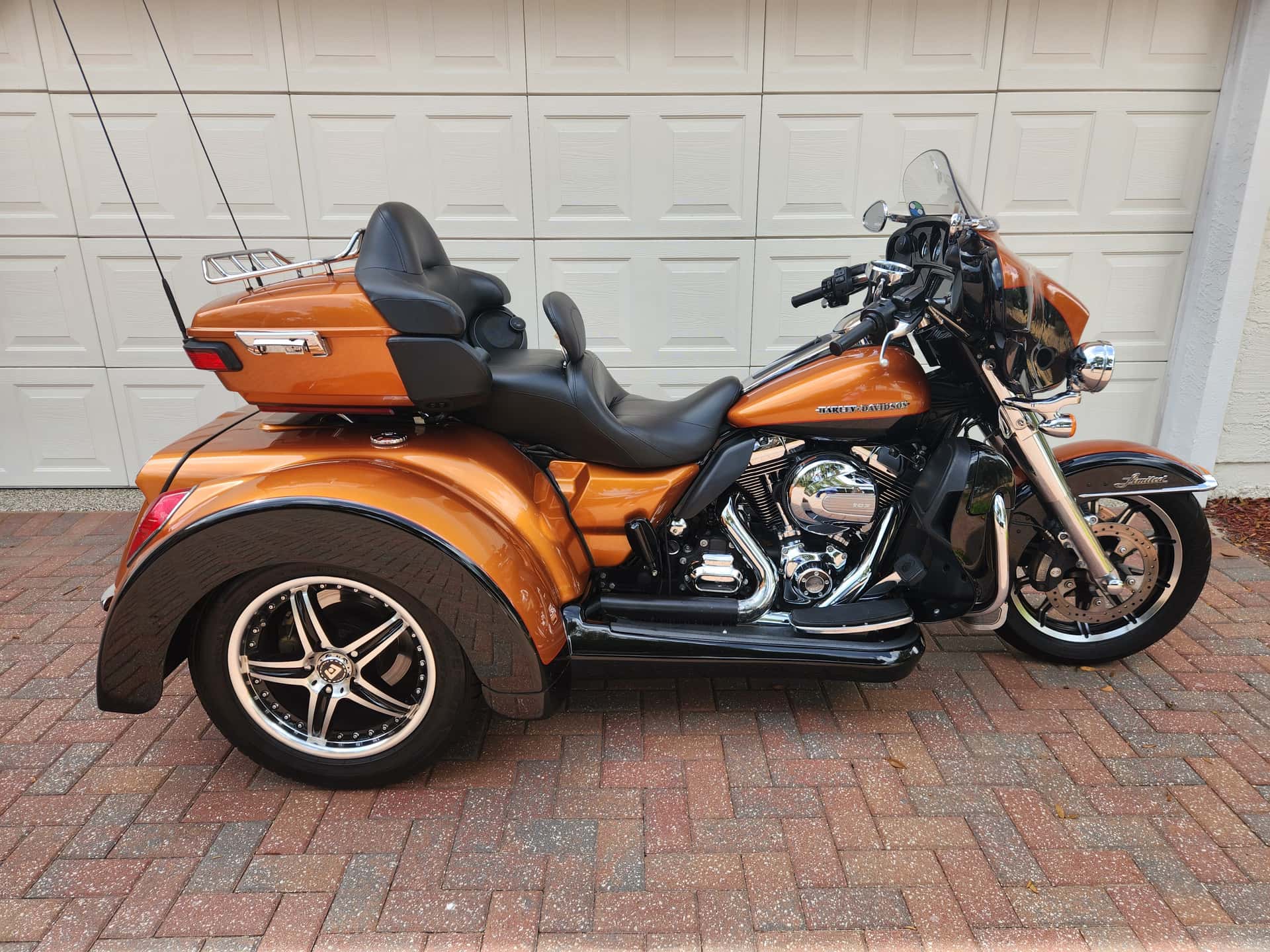 2015 Harley-Davidson Ultra Limited sold for $16,500