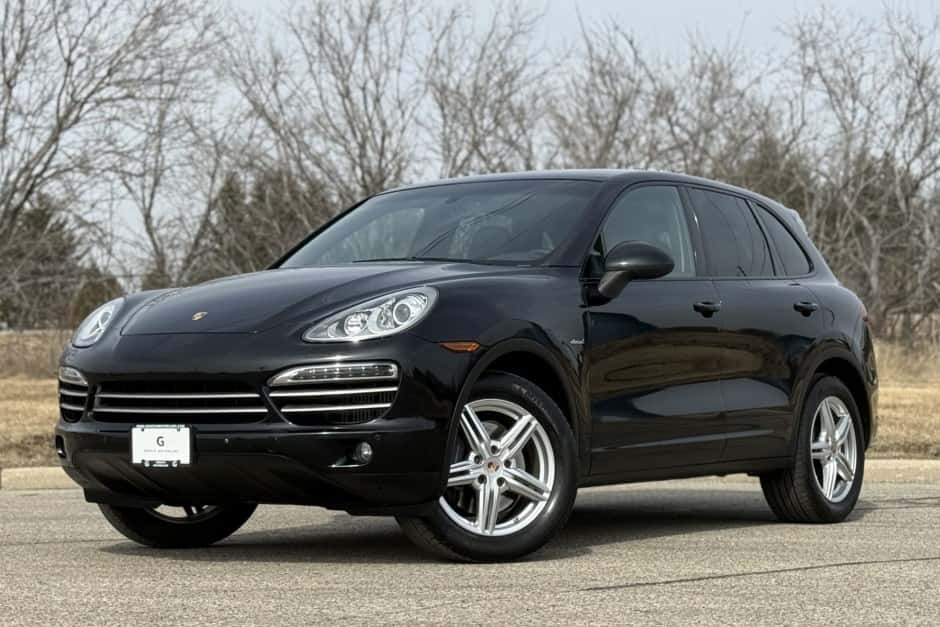 2014 Porsche 958 Cayenne (2011-2018) sold for $12,450