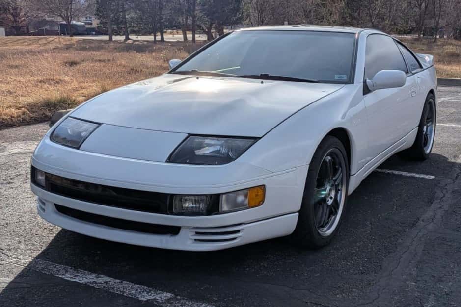 1990 Nissan Z32 300ZX sold for $22,252