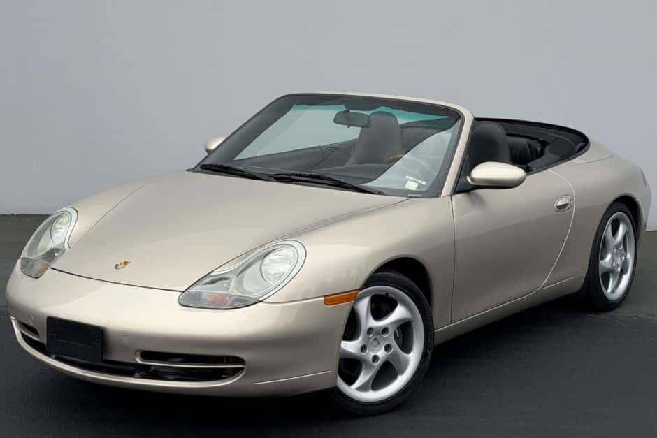 2000 Porsche 996 911 Carrera sold for $23,250
