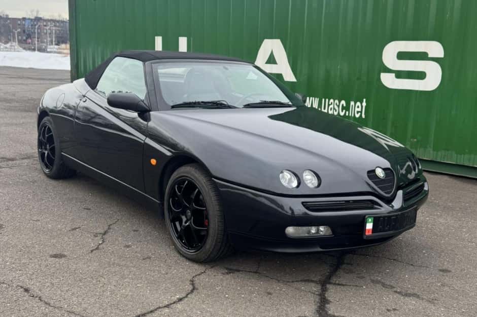 1996 Alfa Romeo GTV & Spider (Type 916) sold for $8,100