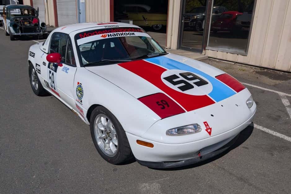1991 Mazda NA MX-5 Miata sold for $9,654