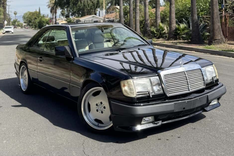 1991 Mercedes-Benz W124 E-Class sold for $12,100