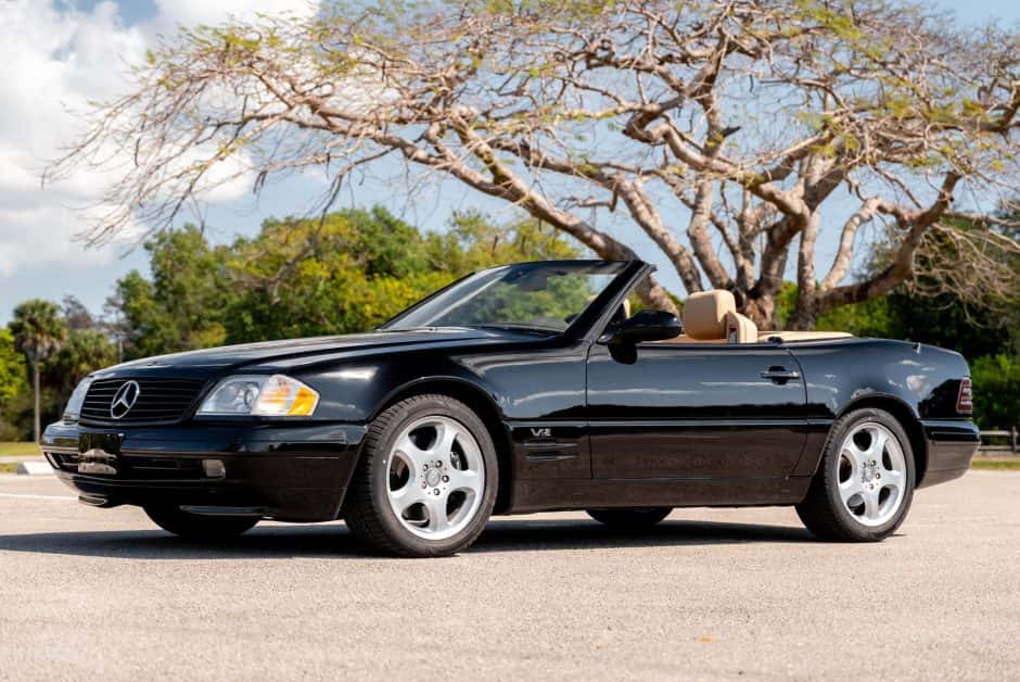 2000 Mercedes-Benz R129 SL sold for $14,000
