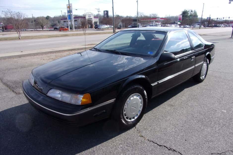 1989 Ford Thunderbird (1989-1997) sold for $6,800