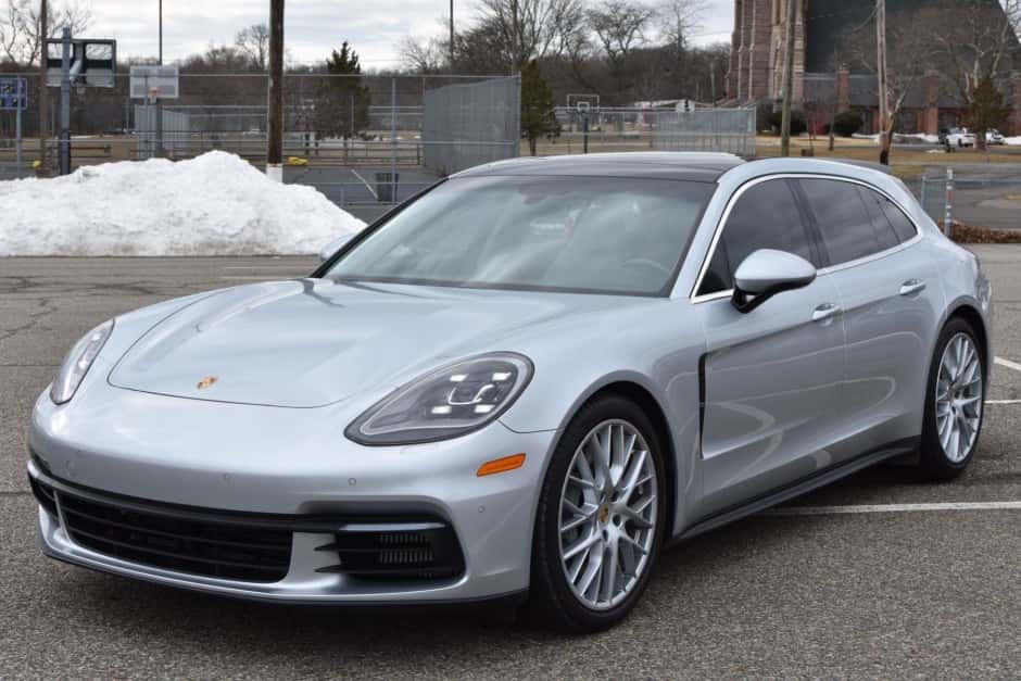 2018 Porsche Panamera sold for $61,002