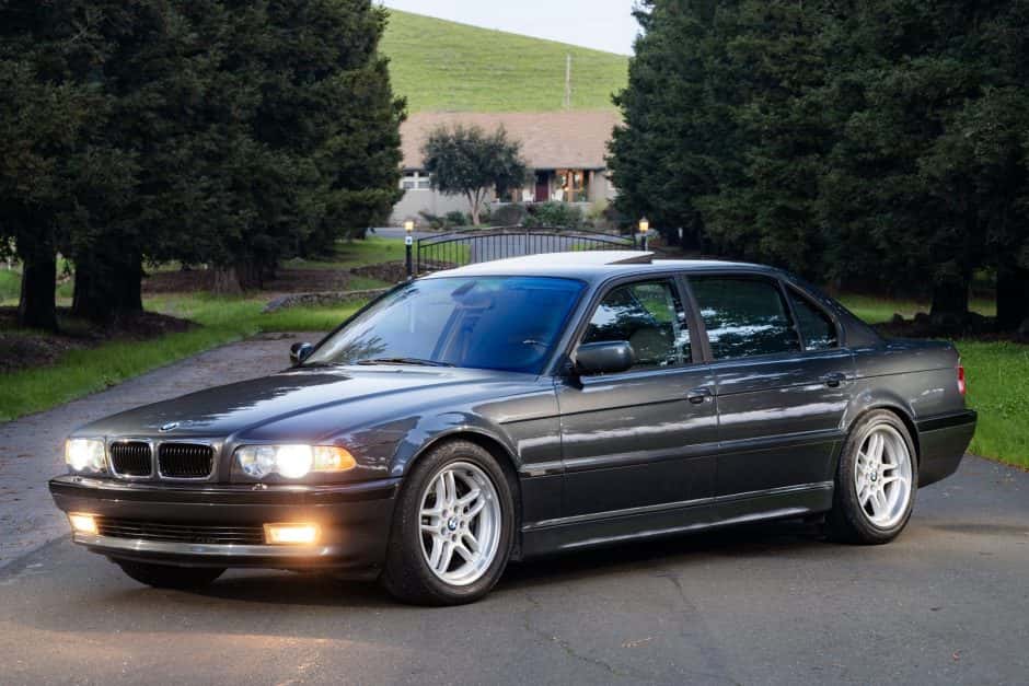 2001 BMW E38 7-Series sold for $29,750