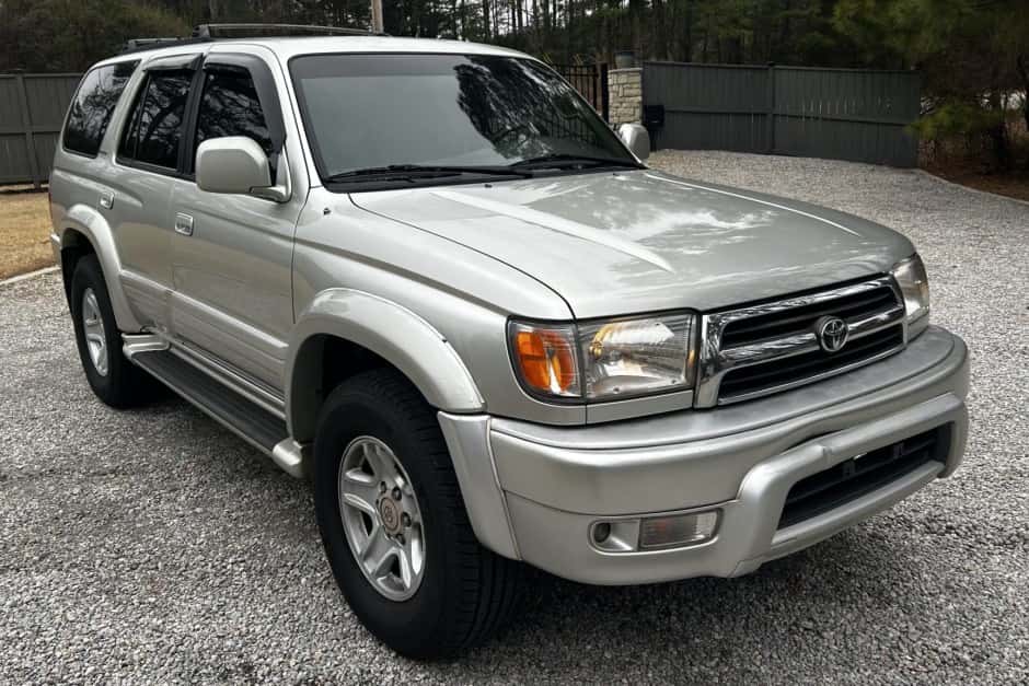 2000 Toyota 4Runner (N180) sold for $9,200