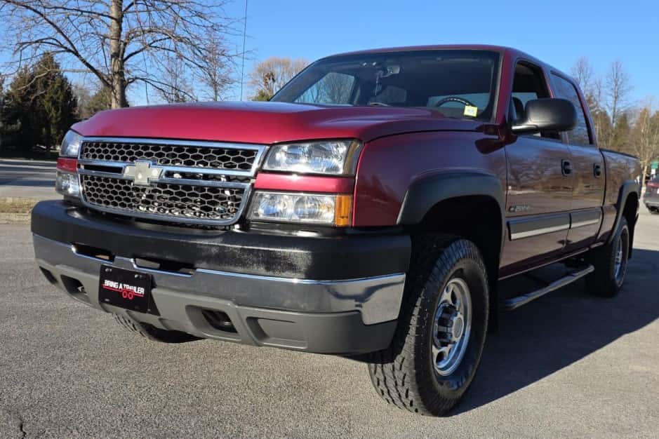 2005 Chevrolet Silverado GMT800 Heavy Duty (2000-2007) sold for $18,000