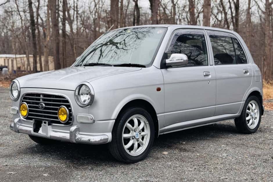 1999 Daihatsu  sold for $5,099
