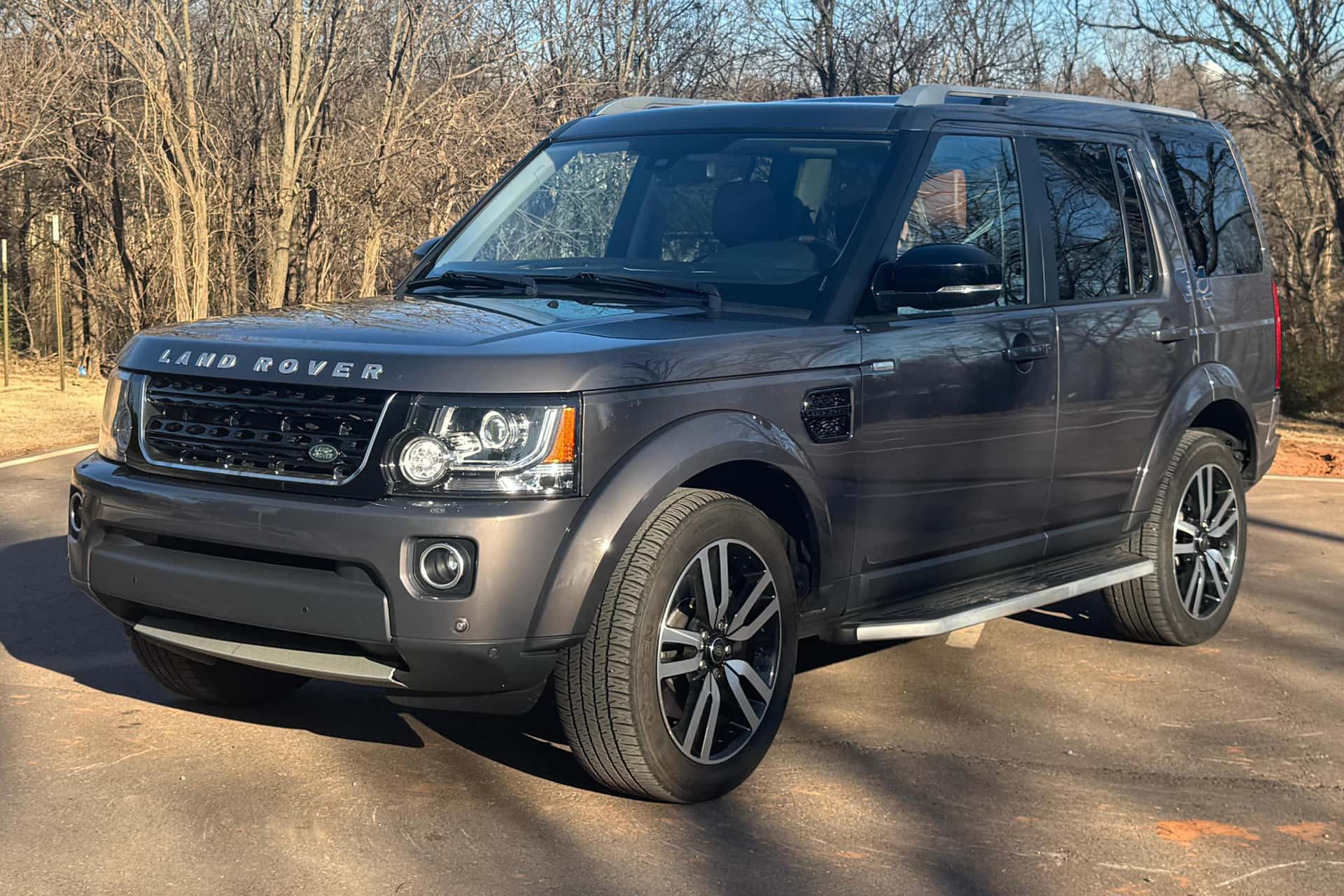 2016 Land Rover LR4 sold for $10,750