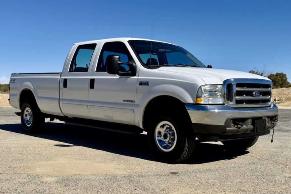 2002 Ford Super Duty 1999-2007 sold for $9,850