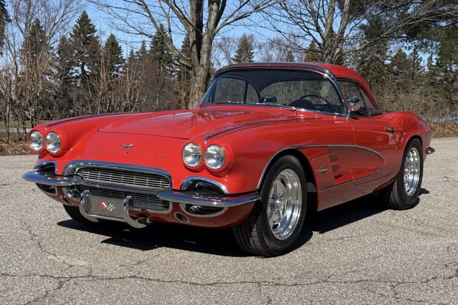 1961 Chevrolet Corvette C1 (1961-1962) sold for $66,500