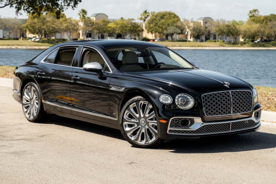 2022 Bentley Continental Flying Spur sold for $158,000
