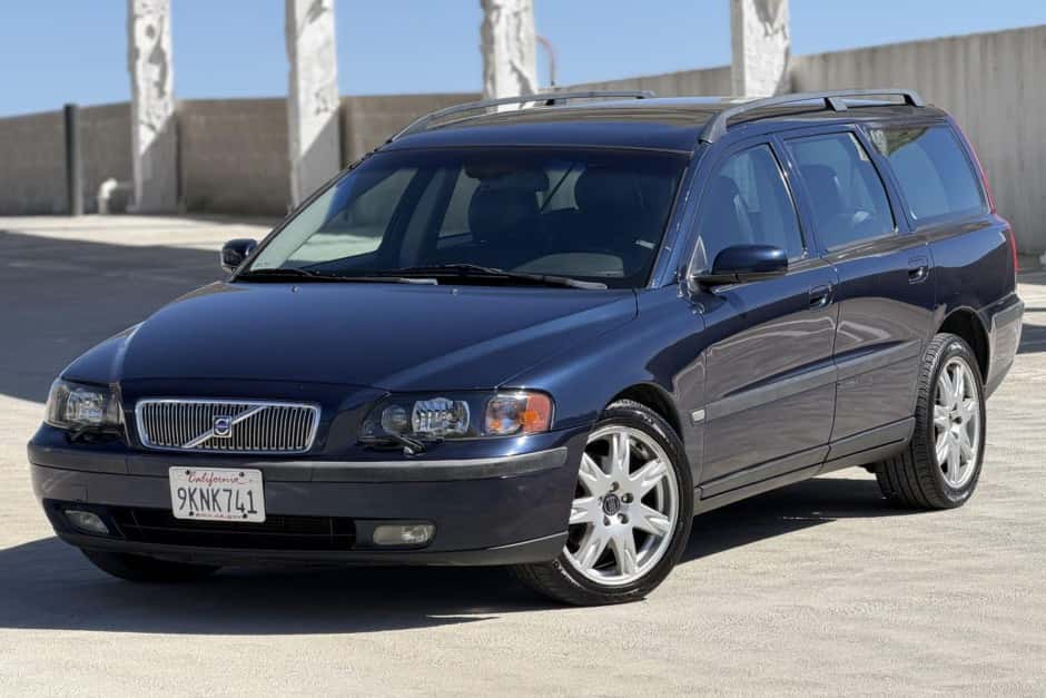 2004 Volvo V70 sold for $5,400