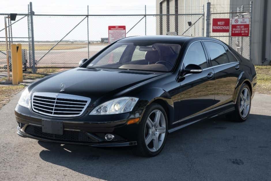 2007 Mercedes-Benz W221 S-Class sold for $11,000