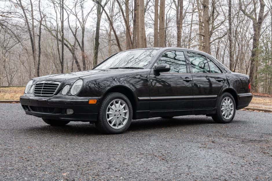 2000 Mercedes-Benz W210 E-Class sold for $5,600