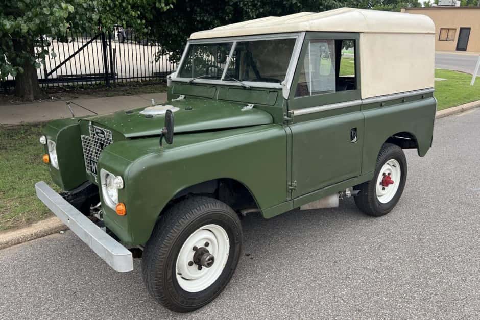 1970 Land Rover Series 88 sold for $10,750