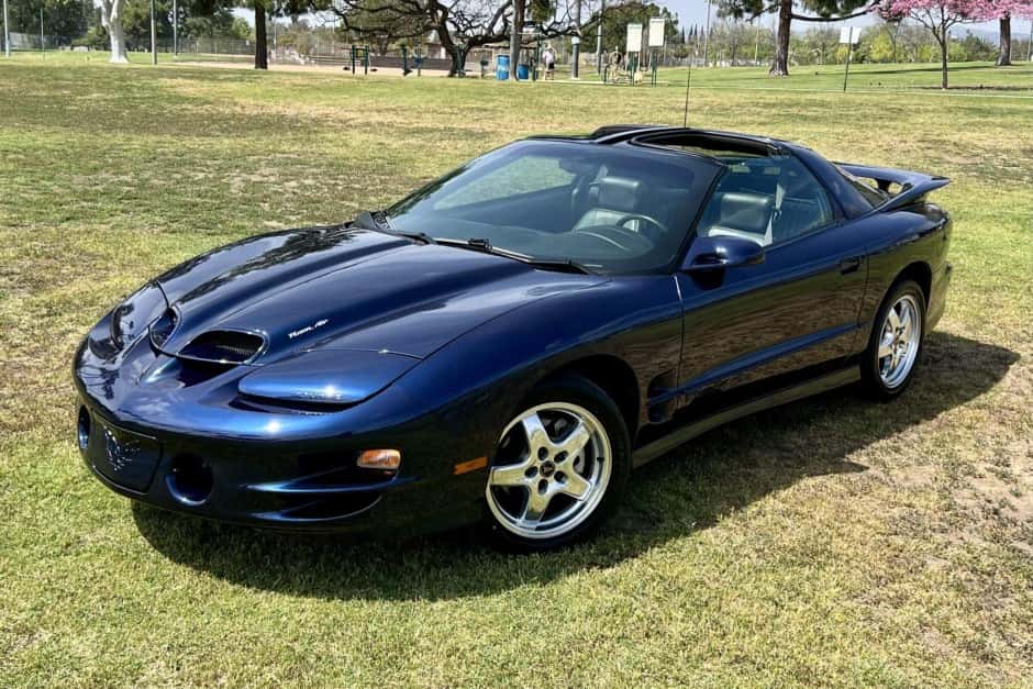 2002 Pontiac Firebird (4th Generation – 1993-2002) sold for $32,900