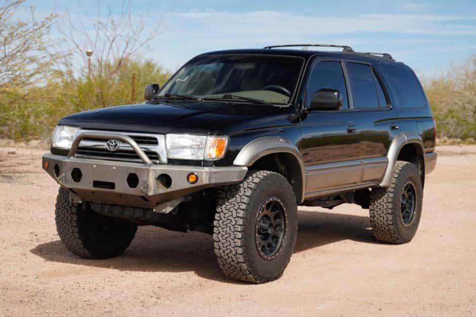 2000 Toyota 4Runner (N180) sold for $13,010