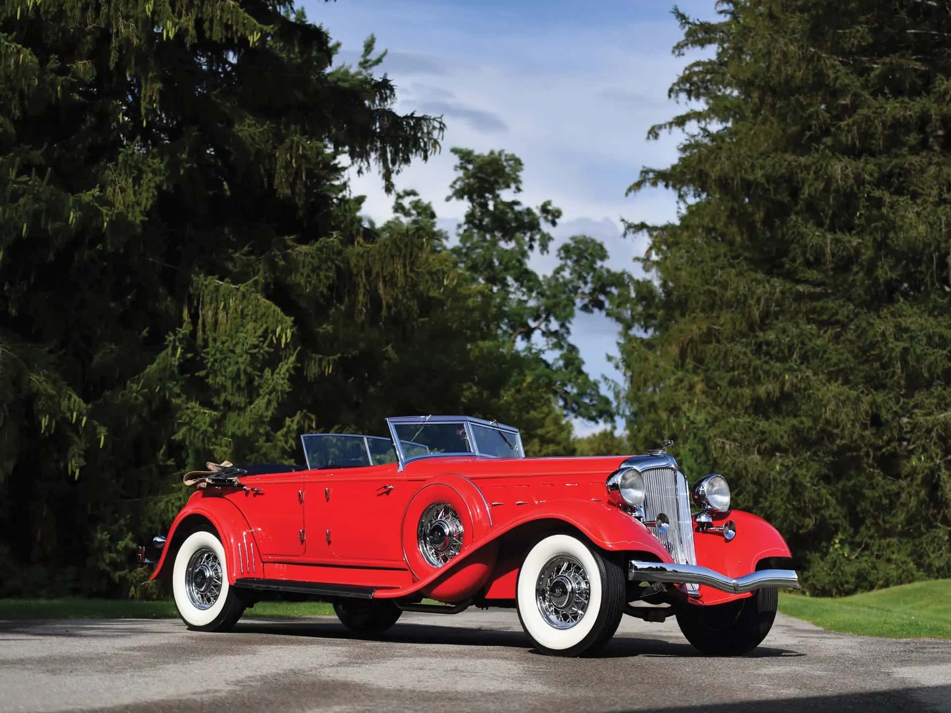1933 Chrysler CL Imperial Dual-Windshield Phaeton sold for $0