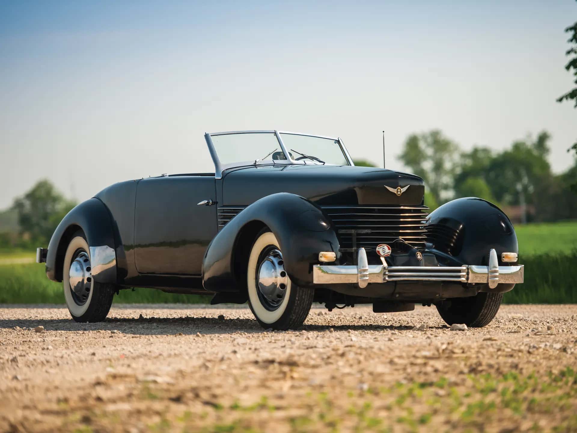 1937 Cord 812 Cabriolet sold for $100,000