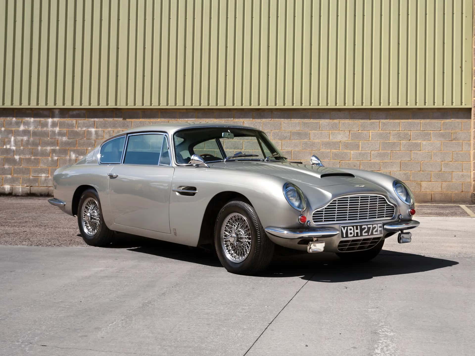 1967 Aston Martin DB6 sold for £207,000