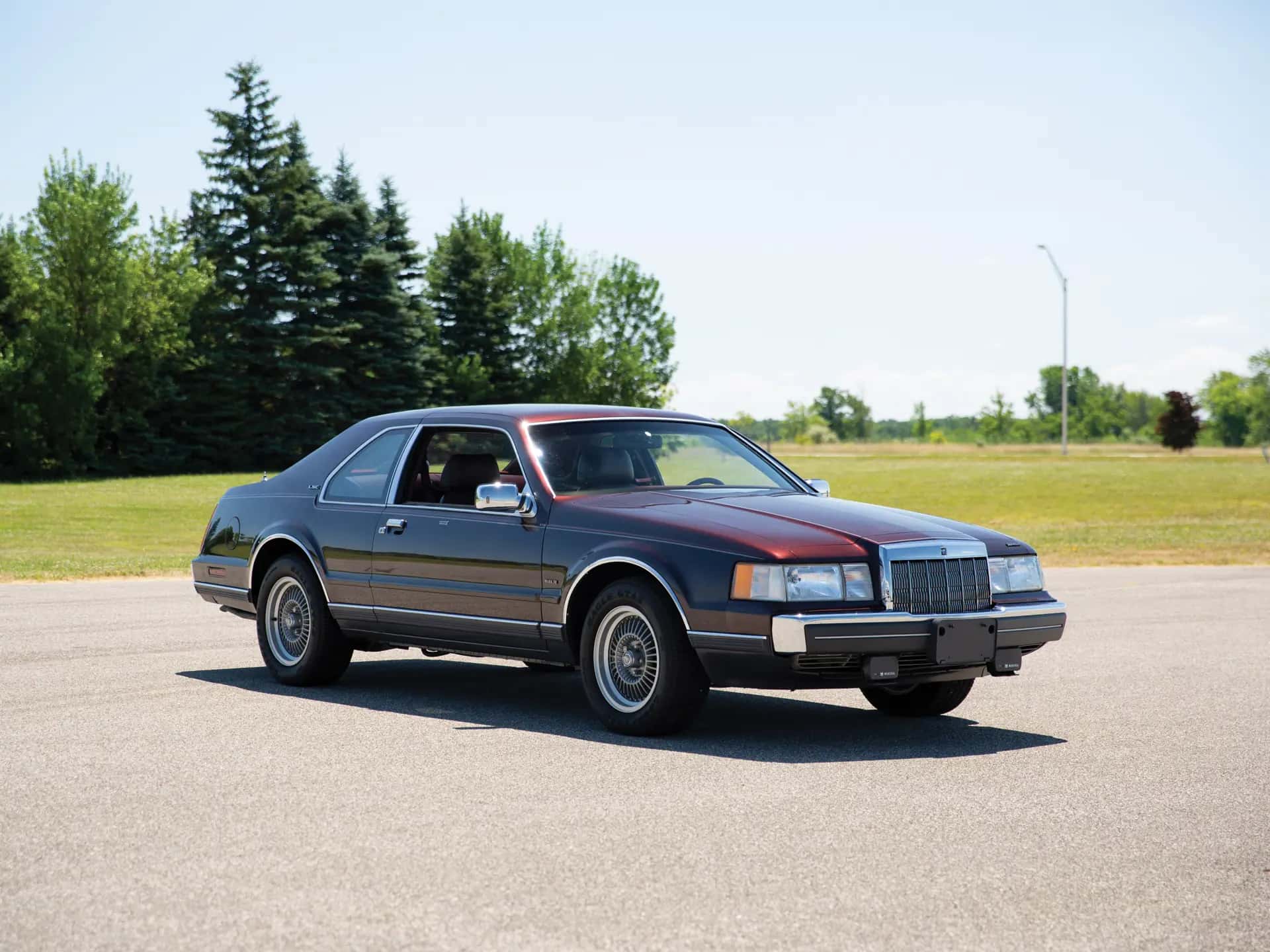 1988 Lincoln Continental Mark VII LSC sold for $25,850