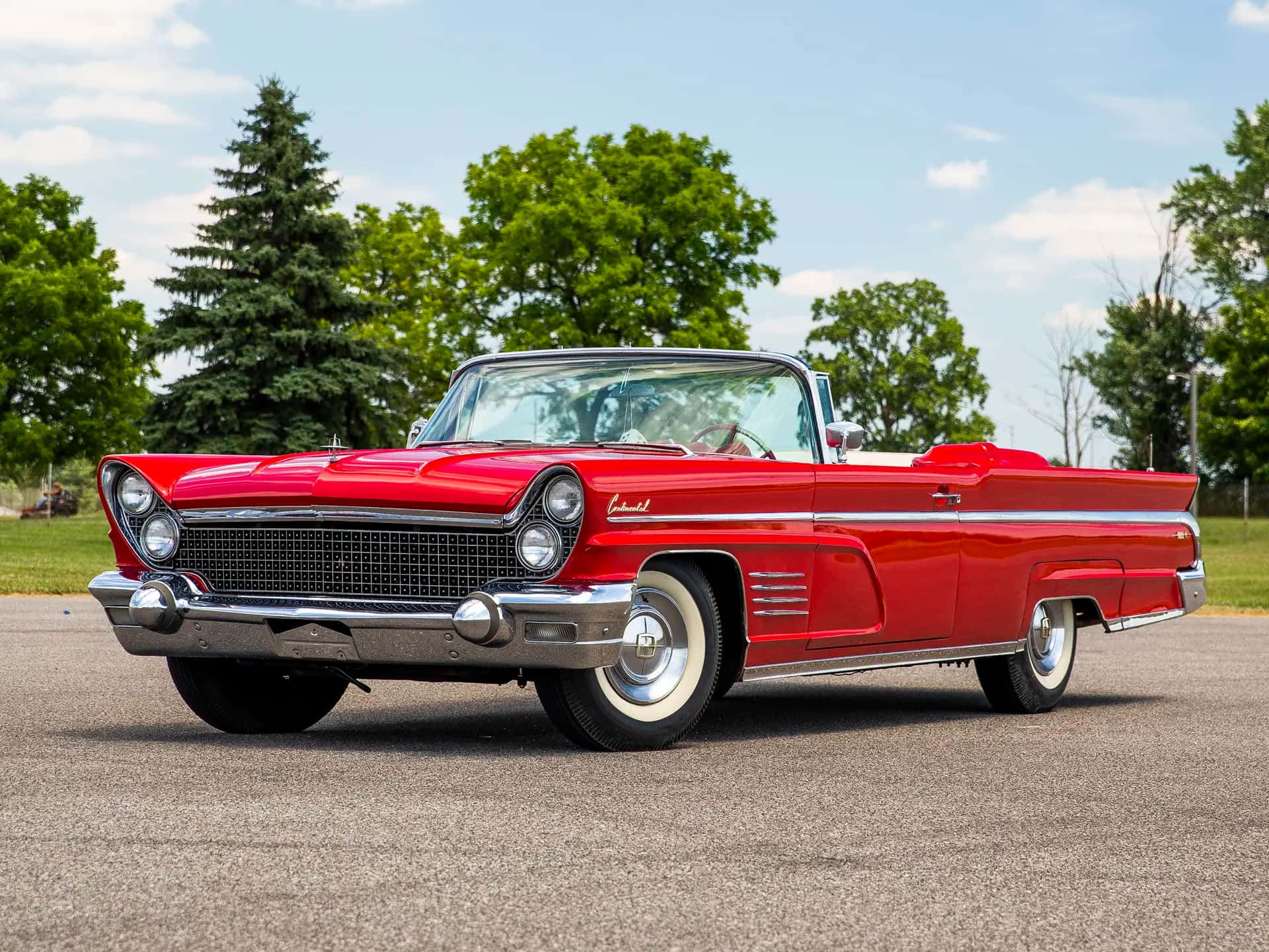 1960 Lincoln Continental Mark V Convertible sold for $18,150