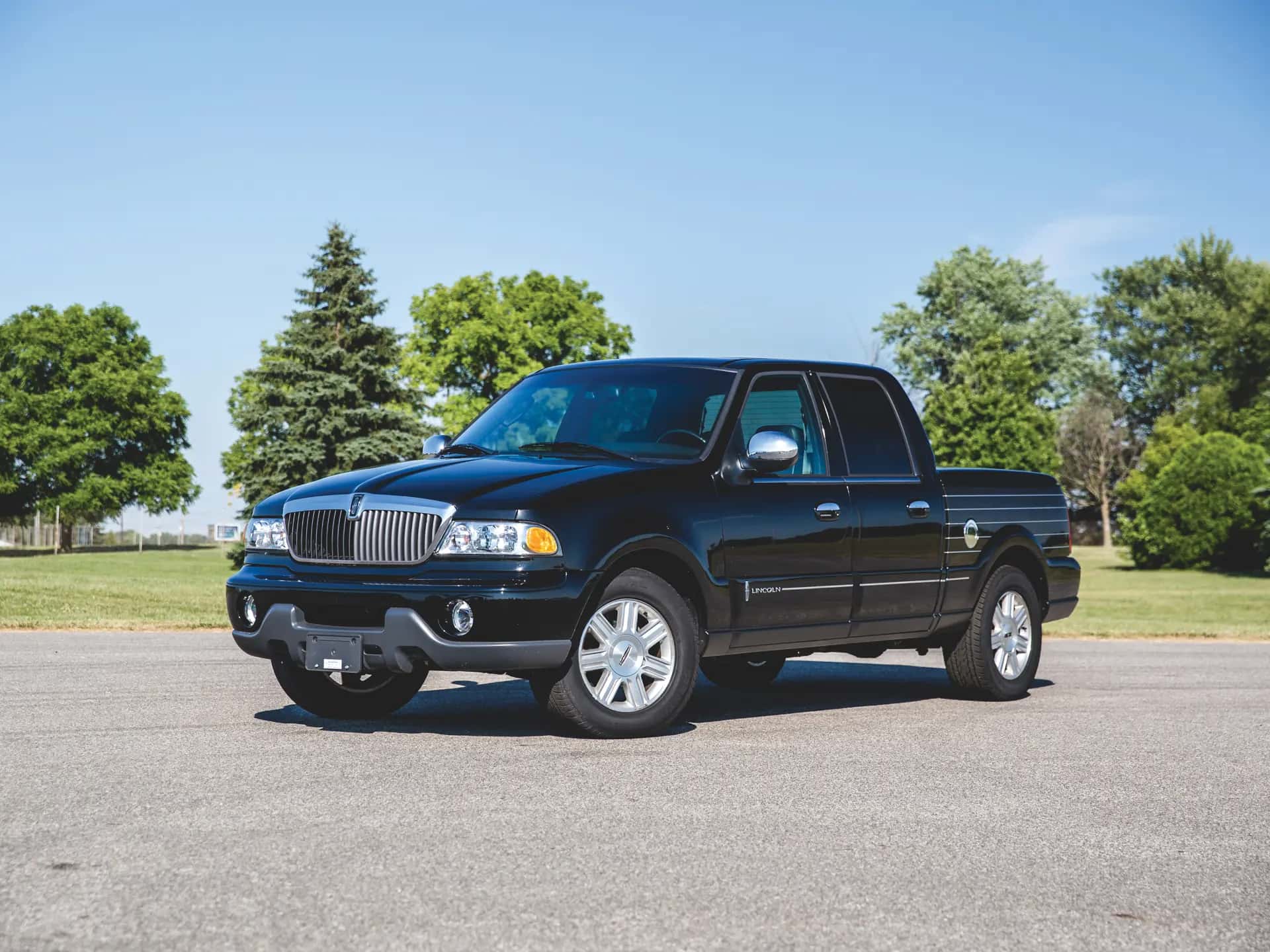 2002 Lincoln Blackwood sold for $25,850
