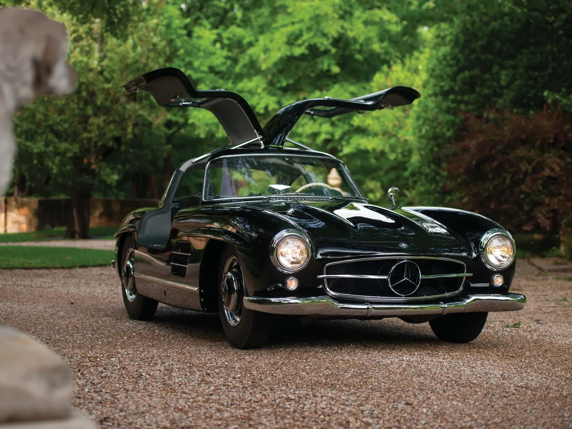 1954 Mercedes-Benz 300 SL Gullwing sold for $1,380,000