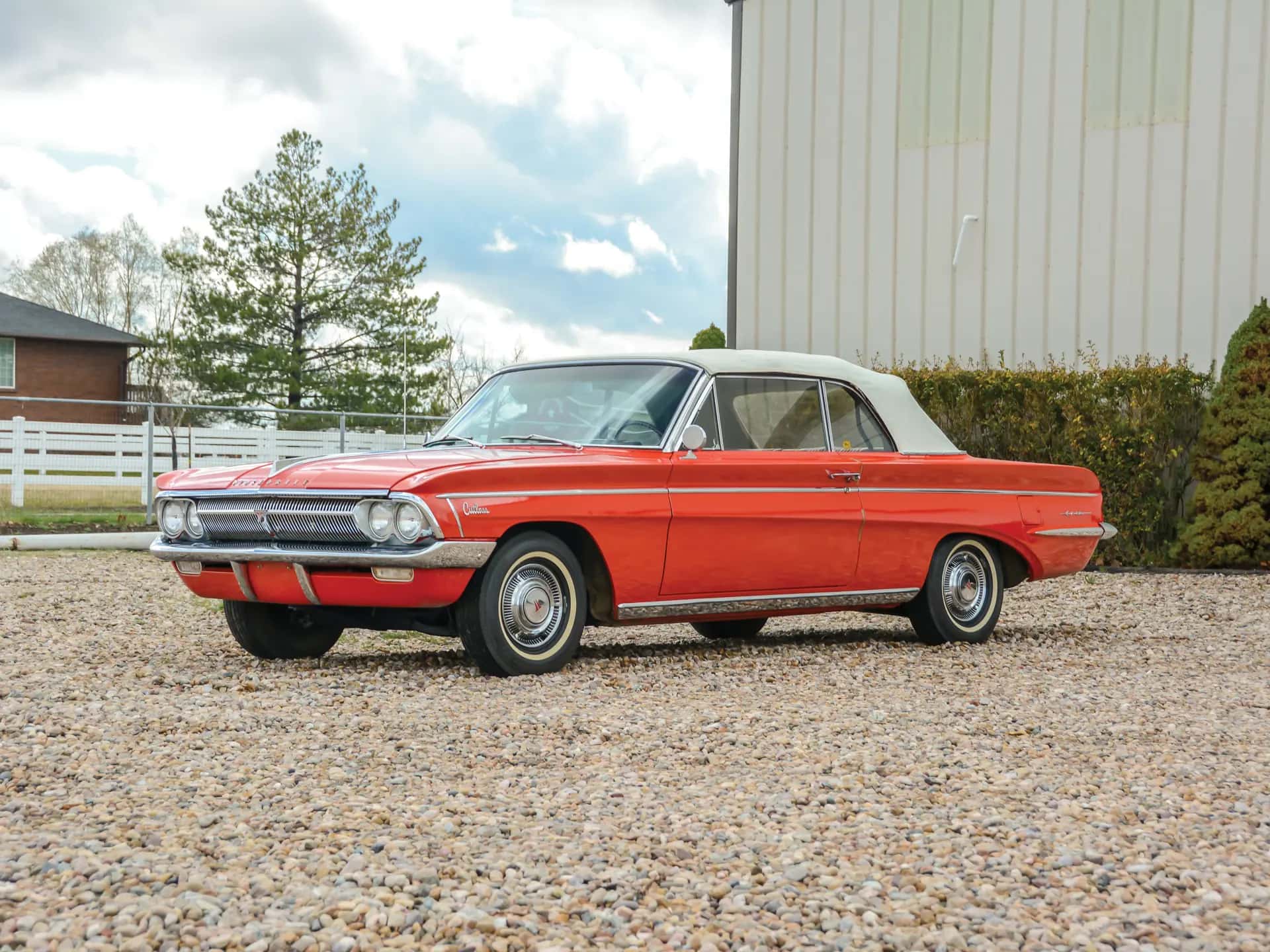 1962 Oldsmobile F-85 Cutlass Convertible sold for $13,750